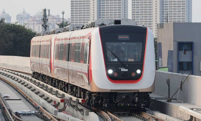 Light Rail Transit (LRT) Jakarta Lakukan Uji Coba Publik